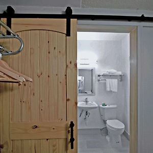 Queen Room Mobility accessible
